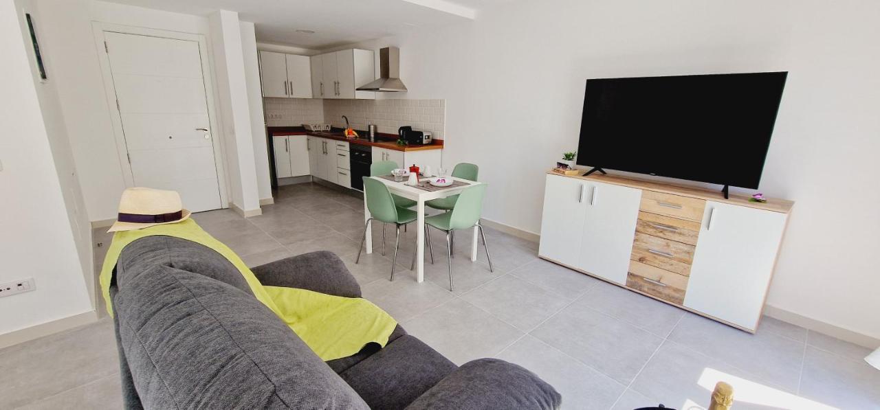 Apartamentos Playa San Juan & Wifi Free Ґія-де-Ісора Екстер'єр фото